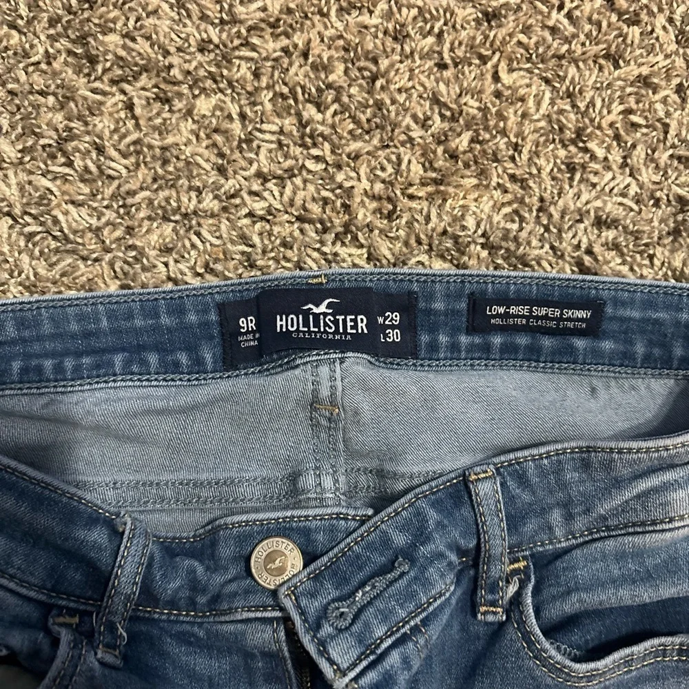 Hollister Women's Blue Distressed Skinny Jeans